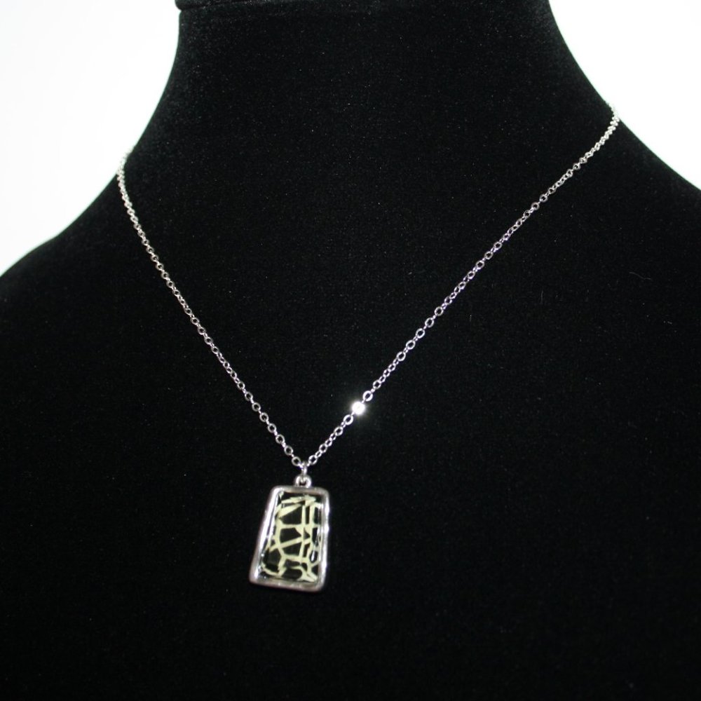 ⚡🔗 Silver Statement Necklace · 16" · NWOT - Picture 1 of 5